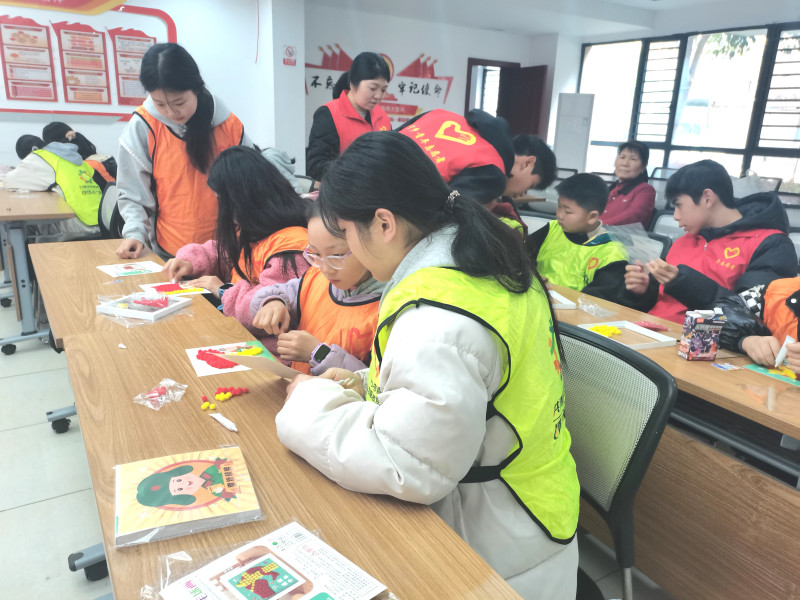 宁乡市玉潭街道新康社区举办妇女节主题活动。通讯员供图