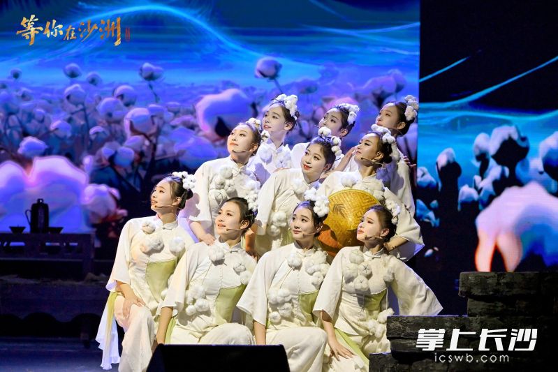 演员活力四射。 演员活力四射。