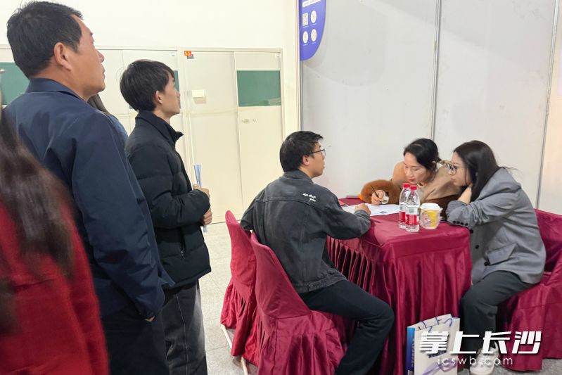 招聘会企业阵容凸显技术特色，以高端制造、研发类企业为主力。