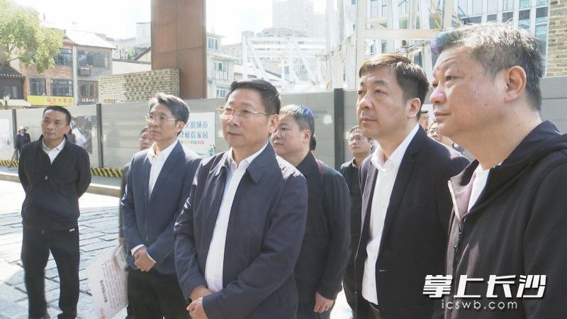 陈博彰调研潮宗街区更新改造项目。