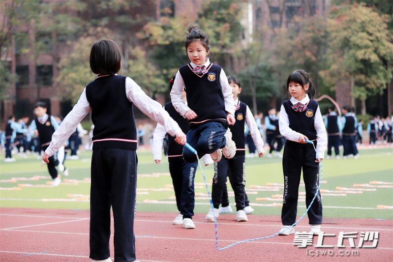 湘珺未来学校小班化走班制体育选修课程。