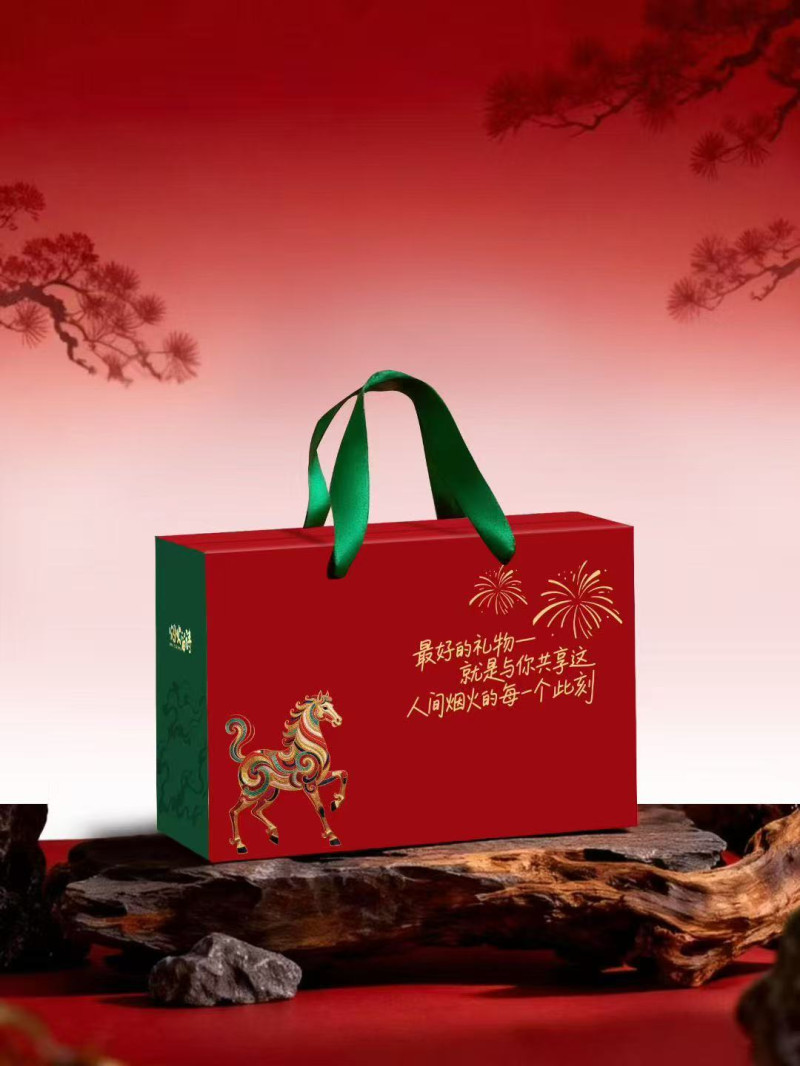 “烟火留诗”文创礼盒。均为受访者 供图