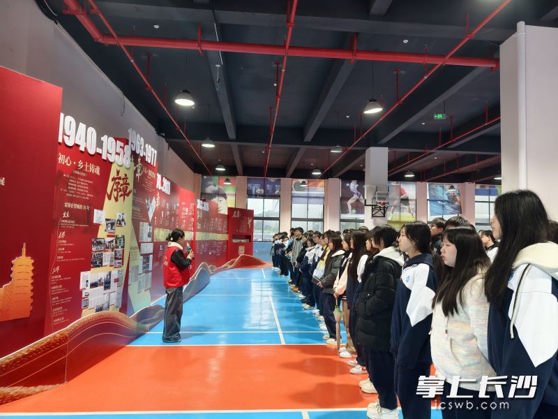 “锋”范望城——“雷锋家乡学雷锋”档案流动展现场。 均为长沙晚报通讯员胡美霞供图