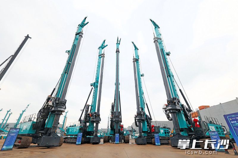 山河智能的系列增程式旋挖钻机产品。 均为长沙晚报通讯员梁超供图