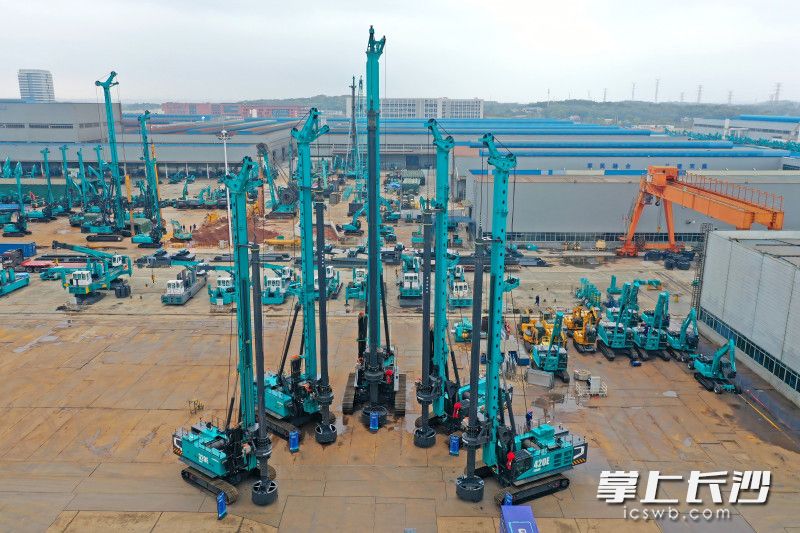 下线当天，系列增程式旋挖钻机产品已获得20台意向订单，总金额达1.2亿元。