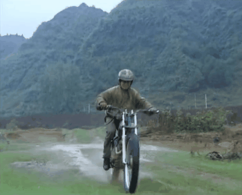 2006年湖南卫视《晚间新闻》节目资料画面 图源：视频平台截图