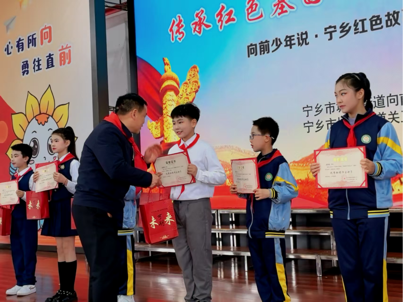宁乡市城郊街道开展红色故事主题宣讲活动。通讯员供图