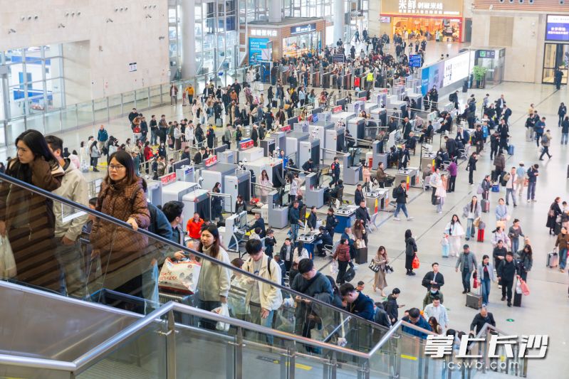 长沙南站客流峰值预计出现在4月4日。均为通讯员 供图