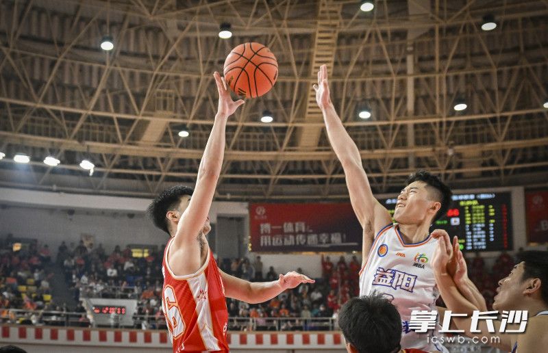 长沙队上篮。