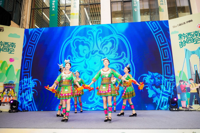 现场文艺表演。