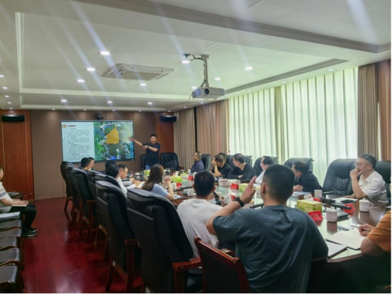 永安镇与博通智能制造产业园项目洽谈会现场。