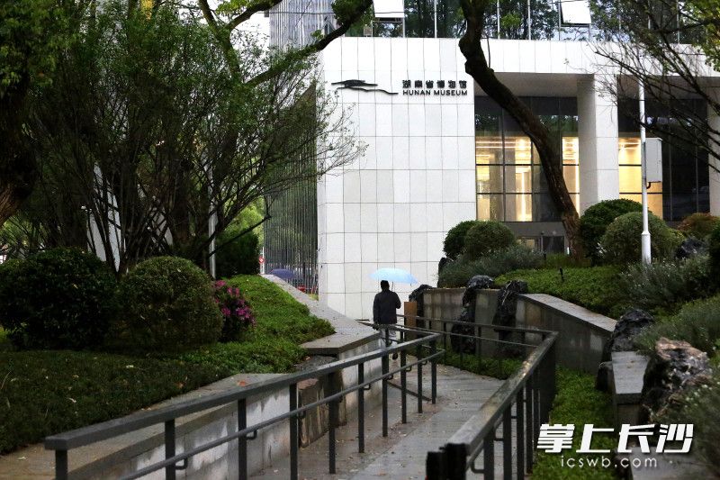 拆了围墙，馆园实现“空间、资源、业态、交通”四位一体融合。