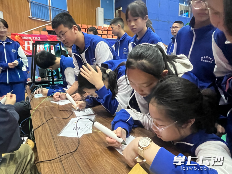 本次活动构建了“学校主导—家庭参与—社会支持”三位一体的科普教育新模式，让科学走出课堂、融入生活。