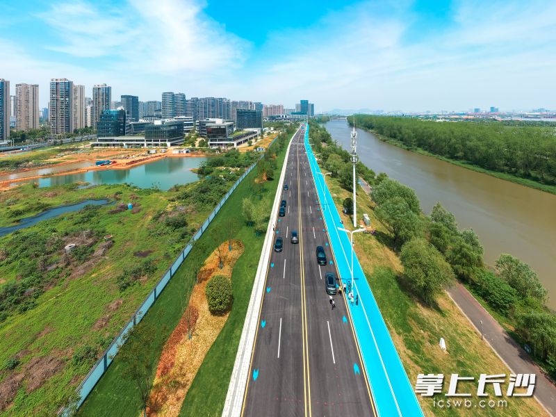 4月19日，潇湘大道景观道正式通车。图片均由长沙晚报全媒体记者 陈飞 摄
