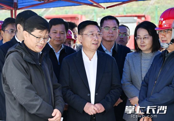 4月21日,市委副书记、市长陈博彰调研重点项目建设。长沙晚报全媒体记者 王志伟 摄 4月21日,市委副书记、市长陈博彰调研重点项目建设。长沙晚报全媒体记者 王志伟 摄