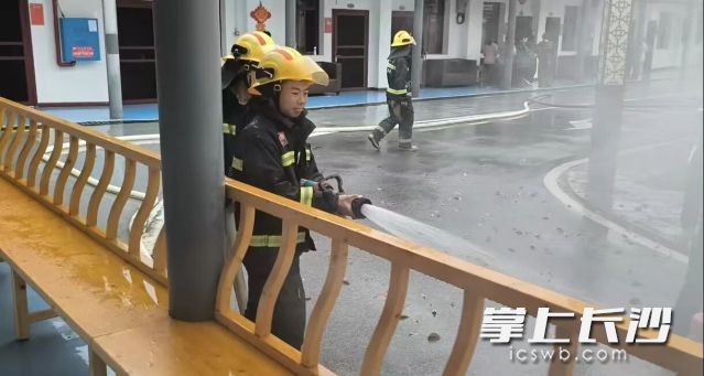 长沙板仓养老公寓消防演练现场。 均为长沙晚报通讯员张珊珊供图