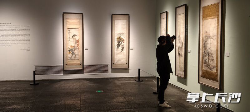 聚集百年内的作品。