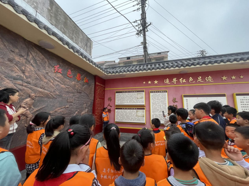 图为红色文化与心育融合活动