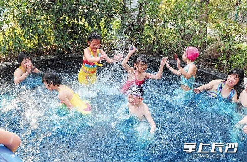 紫龙湾温泉度假区将于5月1日开启“温泉音乐嬉水节·全家总动员”假期主题活动。均为长沙晚报全媒体记者 贺文兵 摄