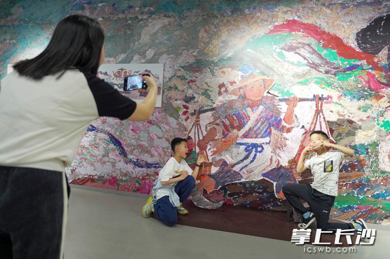 拍照打卡。