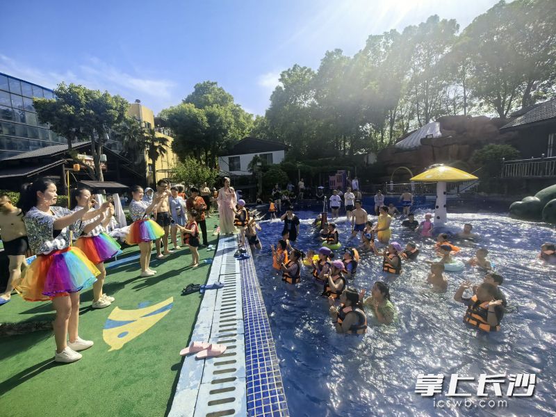 灰汤温泉度假区。