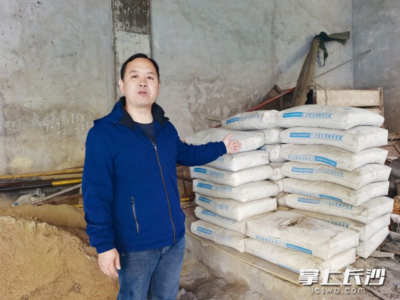 大玺门小区项目经理陈海清告诉记者，他们已经备足了防汛物资。