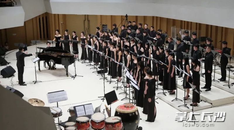 成都锦鲤合唱团。