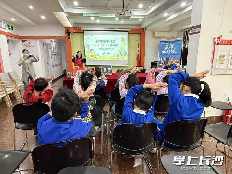 曹家坡社区春假爱心托管班顺利开班。 均为通讯员 罗雨兹 摄