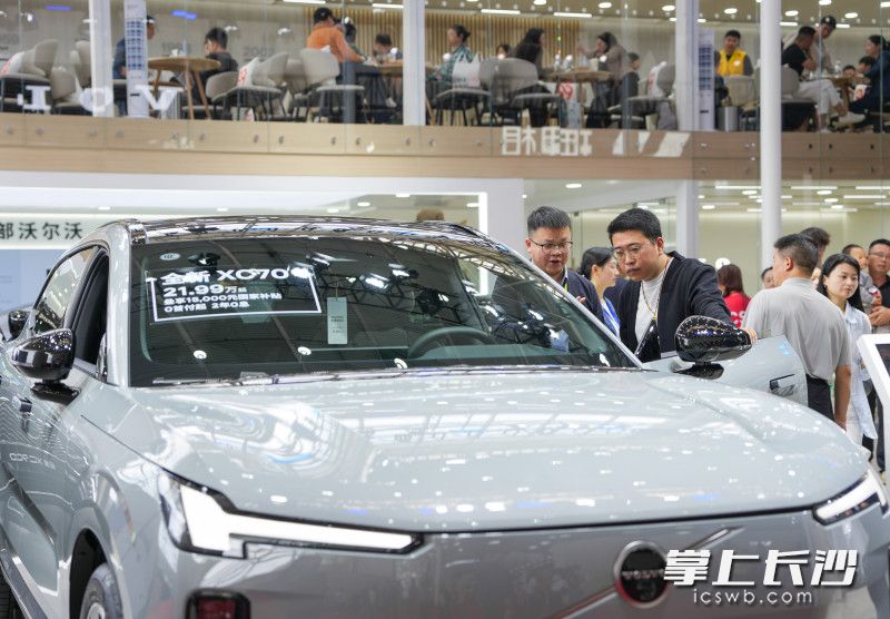 2026湖南车展现场，优惠多多、人气满满。长沙晚报全媒体记者 邹麟 摄