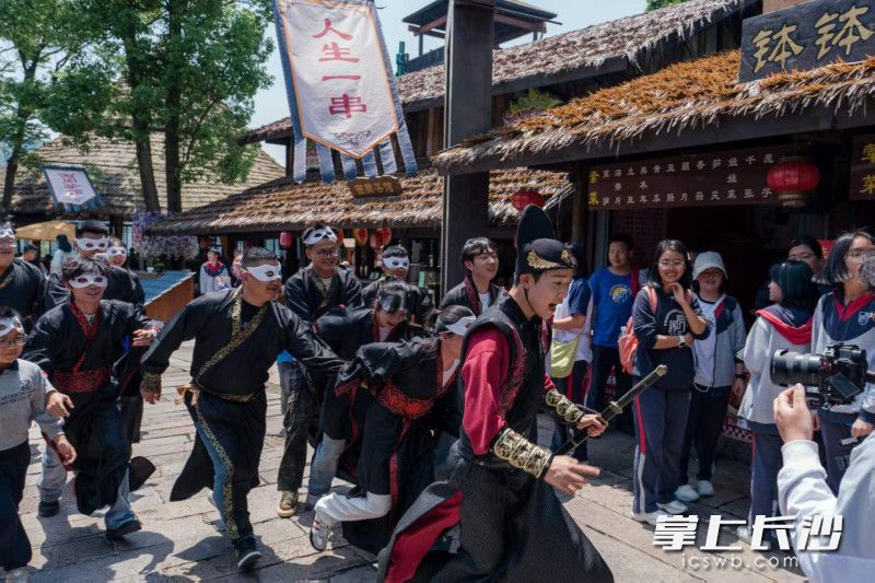 “五一”期间，炭河千古情景区邀你沉浸式体验西周文化。 均为长沙晚报通讯员刘明华供图