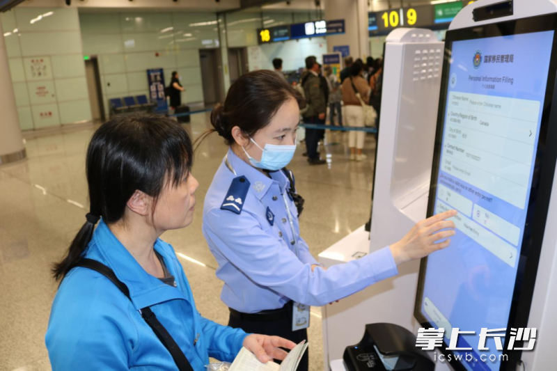 长沙口岸加强现场引导服务，持续优化查验流程。