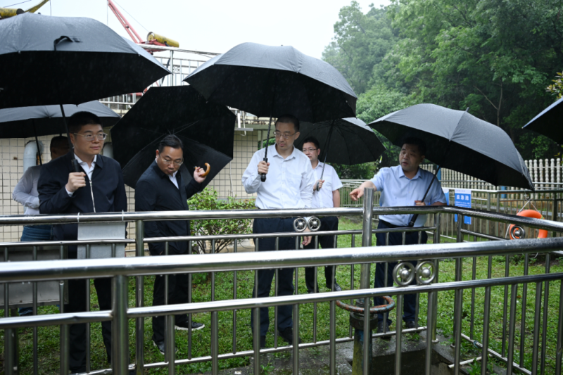 在雨敞坪污水处理厂督导检查乡镇污水处理厂管网建设、设施运行等情况。