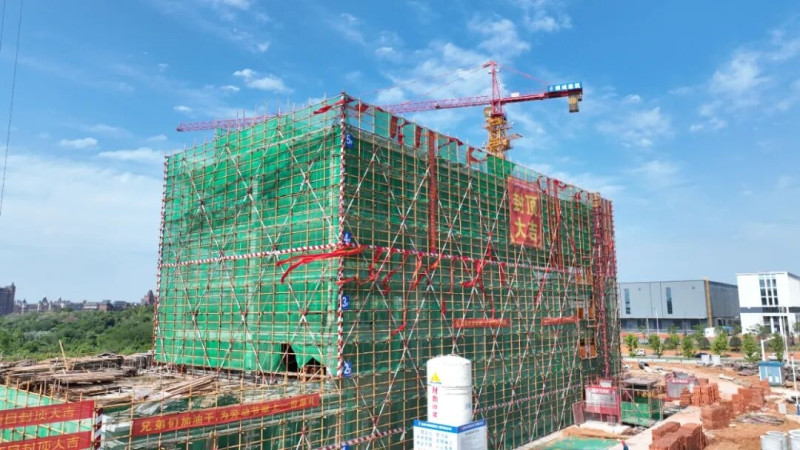 望城经开区骅骝合金粉末新材料一期项目现场。望城经开区供图