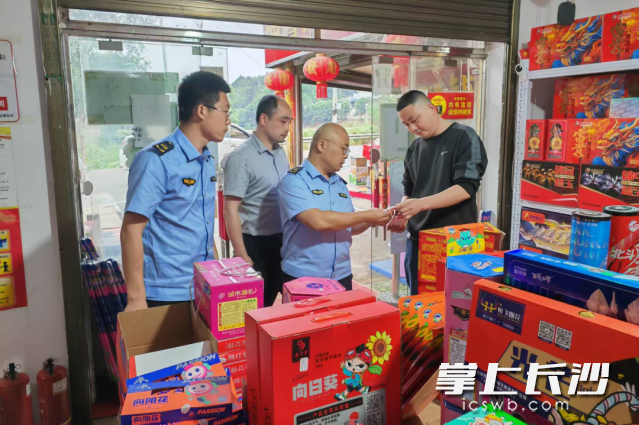 开福区应急管理局成立专项整治工作小组，每天开展拉网式、全覆盖排查整治。