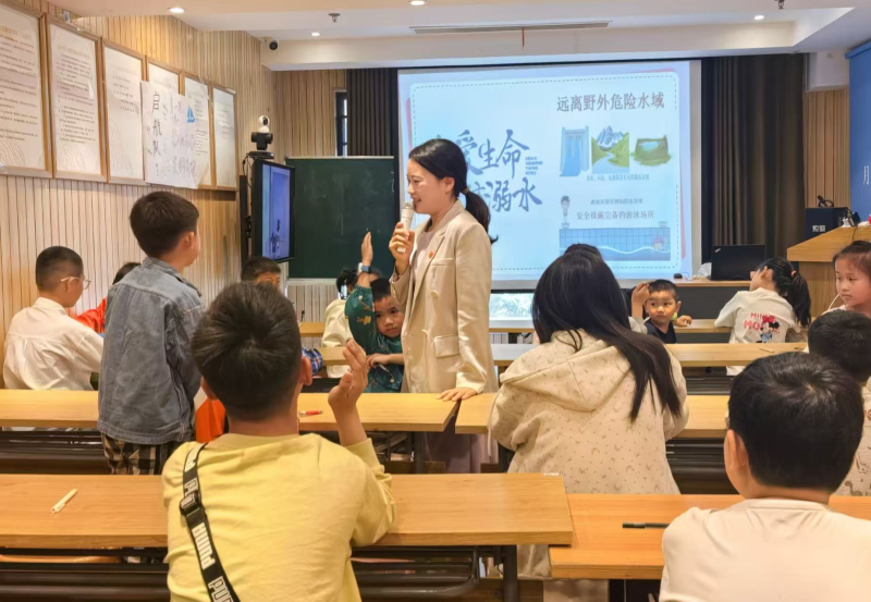 望城区金甲社区开展“感恩有你·悦纳成长”母亲节主题活动。通讯员供图 望城区金甲社区开展“感恩有你·悦纳成长”母亲节主题活动。通讯员供图