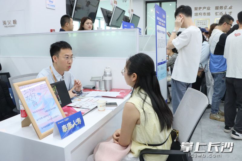 宝妈友好岗,让求职无顾虑。 均为通讯员供图 宝妈友好岗,让求职无顾虑。 均为通讯员供图