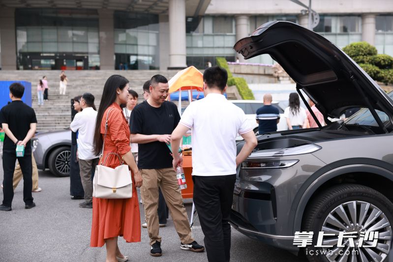活动现场设置静态展示、动态试驾及“汽车品牌说”宣讲环节。通讯员供图
