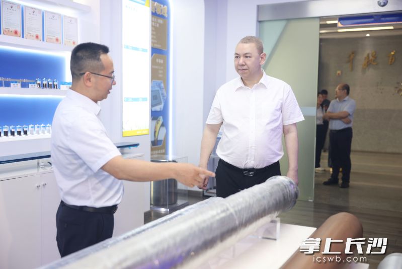 刘新良调研中钨稀有金属新材料（湖南）有限公司，了解企业生产经营等情况。