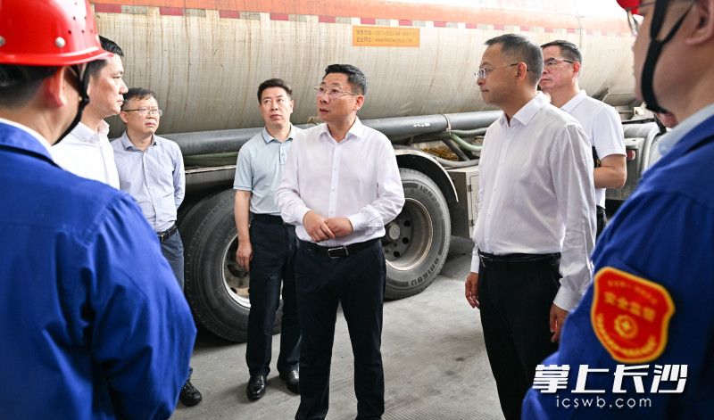 5月15日，市委副书记、市长陈博彰以“四不两直”方式，前往长沙县检查危险化学品领域安全生产工作。 长沙晚报全媒体记者 王志伟 摄