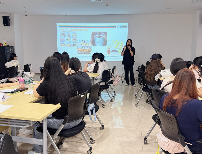 课堂现场。通讯员 符鹰供图