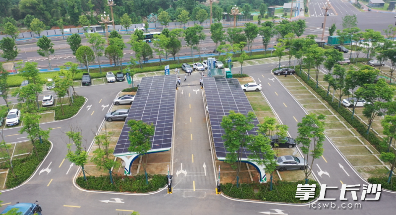 由望城区城发集团资源公司规划建设的6座新能源充电站正式投入运营。图片均为长沙晚报通讯员 黄思婕 提供
