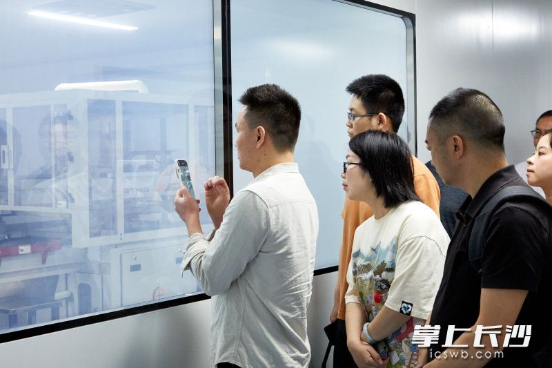 下线仪式结束后，媒体开放日活动随即展开。