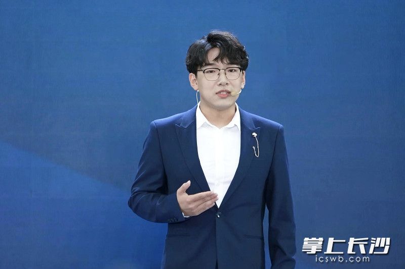 黄科超作为青年创业代表在分享自己的心路历程。长沙晚报全媒体记者 刘攀 摄