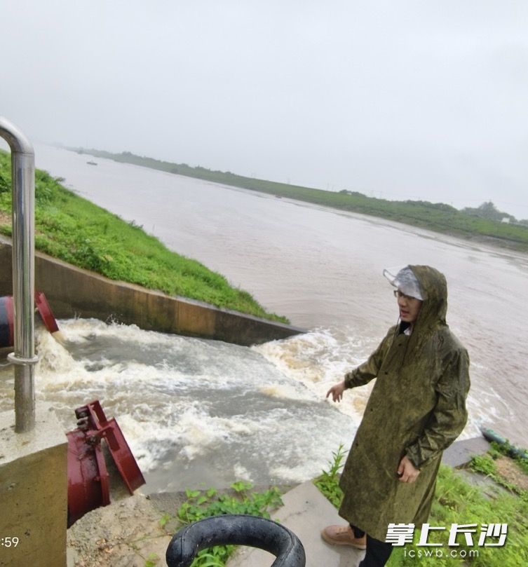 高沙泵站排水。 均为通讯员供图 高沙泵站排水。 均为通讯员供图