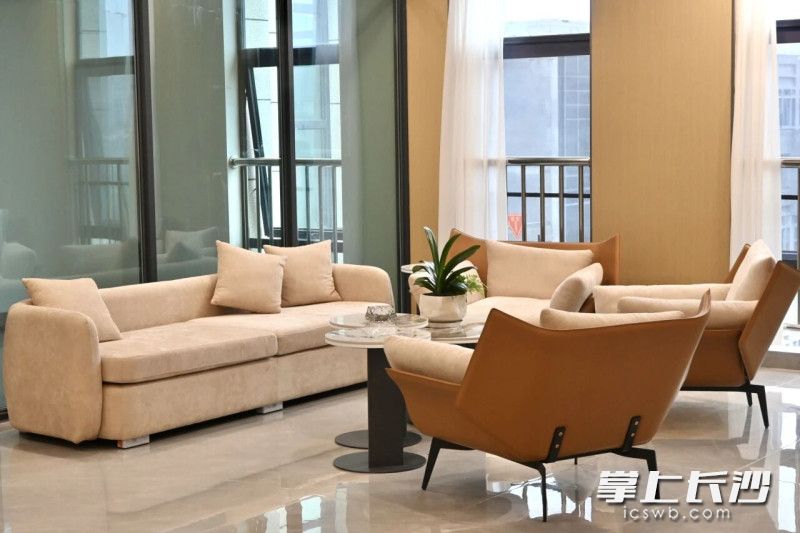 五楼定位为接待与休闲餐饮区。