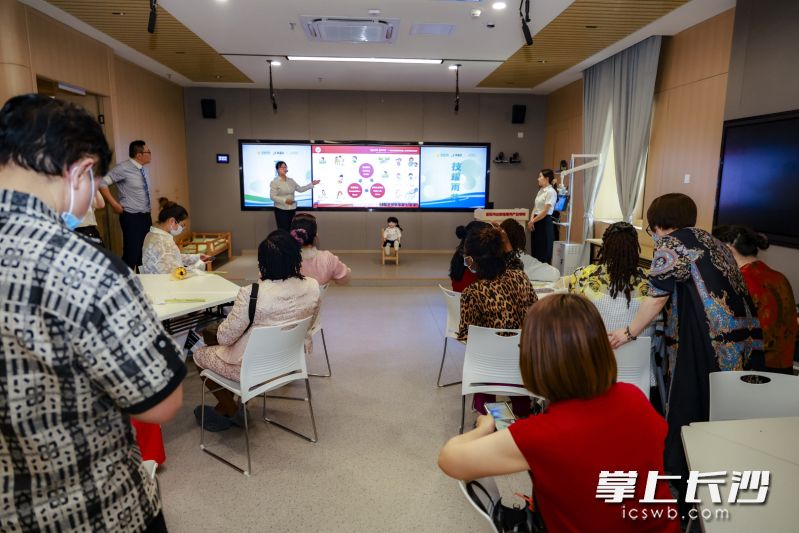 今日，中肯妇幼老健康高技能人才培养国际交流周在长沙正式启动。