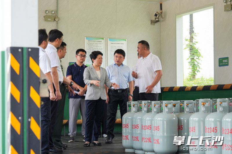 鸿业燃气黑石铺供应站调研督导现场。