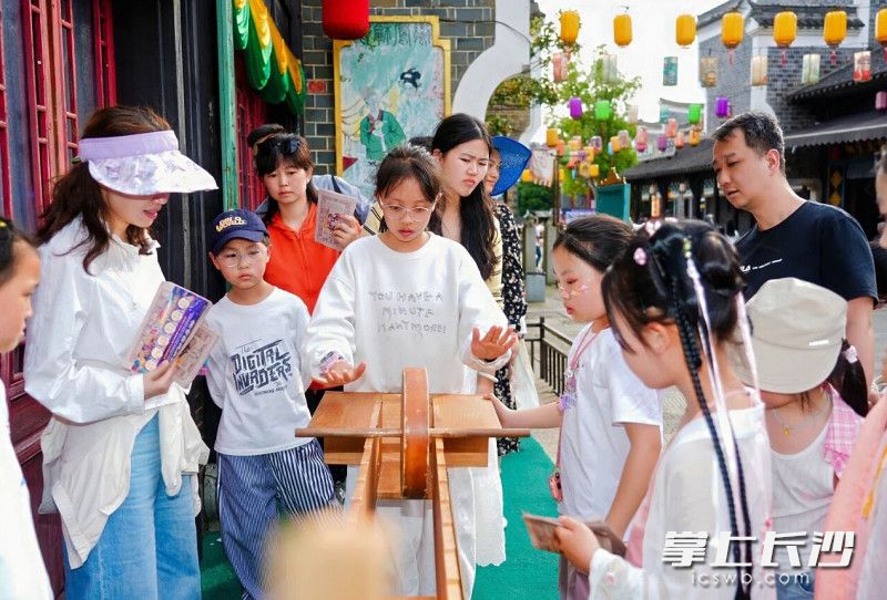 国风萌娃职业体验同步上线。