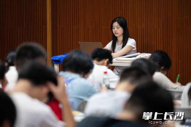 各科老师全程值守陪伴。