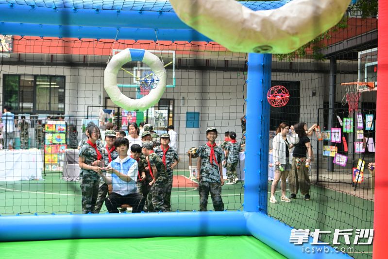 焕然一新的校园环境、丰富多元的特色课程、昂扬向上的师生风貌，彰显着这所八秩老校的破茧成蝶与迭代新生。
